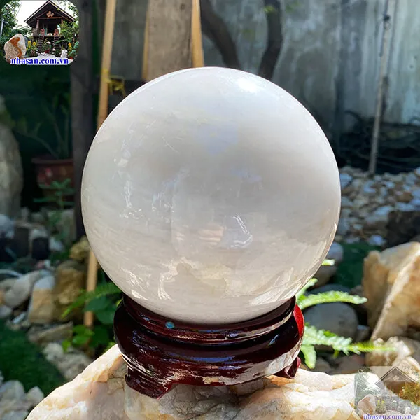 Quả cầu thạch anh phong thủy QC1251 - 2.7kg - 12.4cm