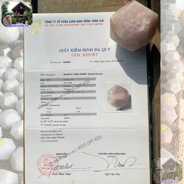 Đá thạch anh 12 mặt QC1358 nặng 2.25kg, mặt cạnh 7.5cm, đường kính 10.5cm