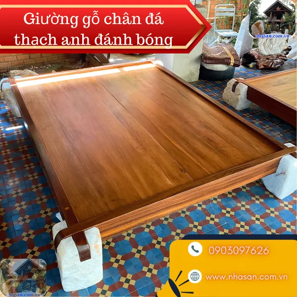 Giường gỗ chân đá thạch anh đánh bóng