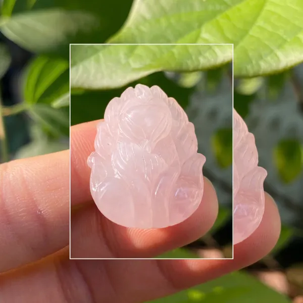 Hồ ly 9 đuôi thạch anh hồng nặng 8gr, cao 2.9cm x ngang 2.2cm - MDC30