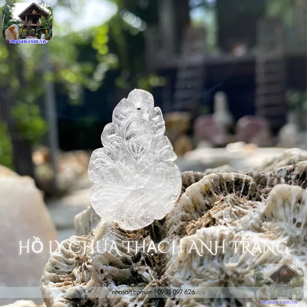 Mặt dây chuyền hồ ly chúa thạch anh trắng nặng 6gr, cao 3.1cm x ngang 2.3cm - MDC22