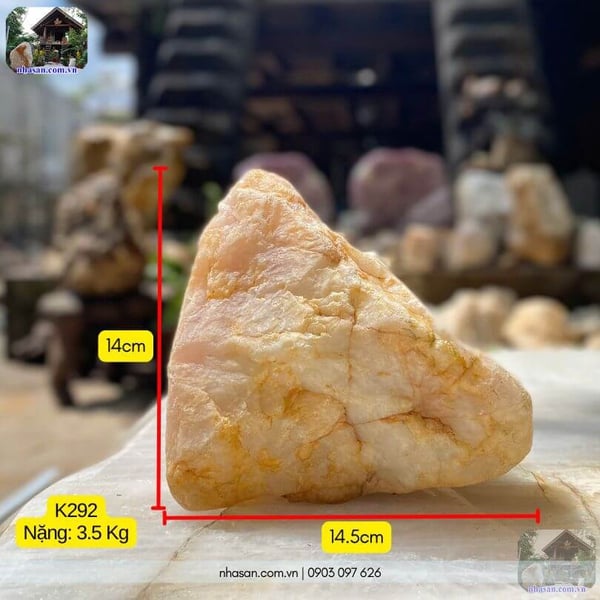 Khối đá thạch anh hồng thô K292 - 3.5kg decor góc đọc sách