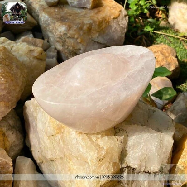 Kim nguyên bảo thạch anh hồng TV52 860gr, dài 12.5cm x rộng 8cm x cao 6.5cm