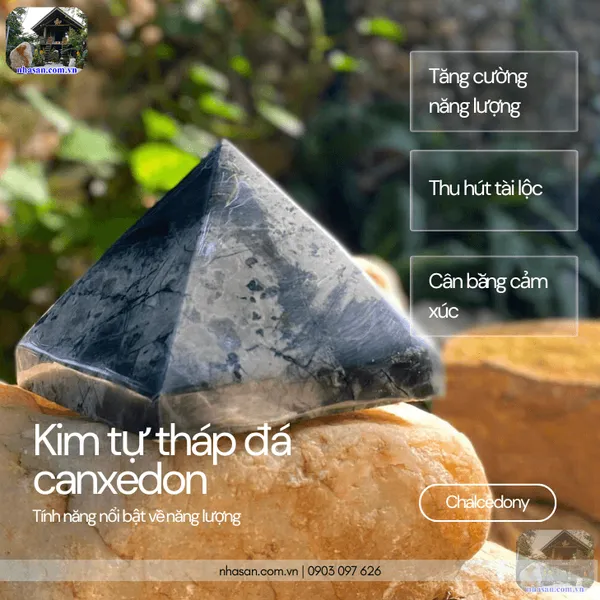 Kim tự tháp đá canxedon T742 nặng 1.1kg, cao 8.5cm x ngang 10cm