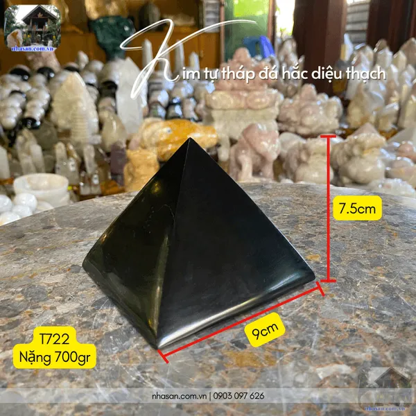 Kim tự tháp đá hắc diệu thạch 700gr, cao 7.5cm x ngang 9cm - T722