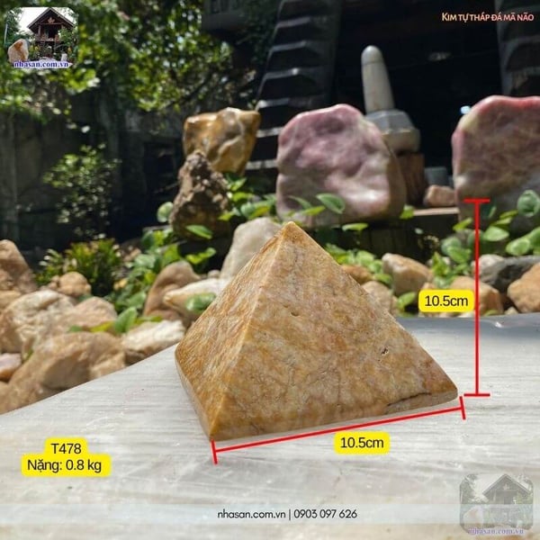 Kim tự tháp đá mã não 0.8kg, cao 10.5cm x ngang 10.5cm - T478