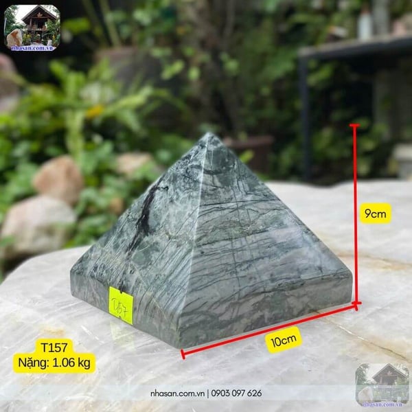 Kim tự tháp phong thủy đá canxedon T157 - 1.06kg
