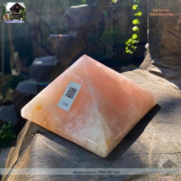 Kim tự tháp thạch anh hồng T636, 700gr, cao 6cm x ngang 10cm
