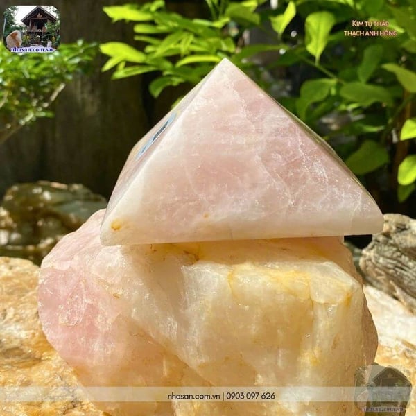 Kim tự tháp thạch anh hồng T636, 700gr, cao 6cm x ngang 10cm