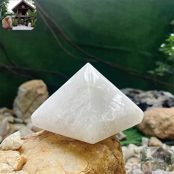 Kim tự tháp thạch anh trắng 1.06kg, cao 8cm x ngang 10.2cm - T645