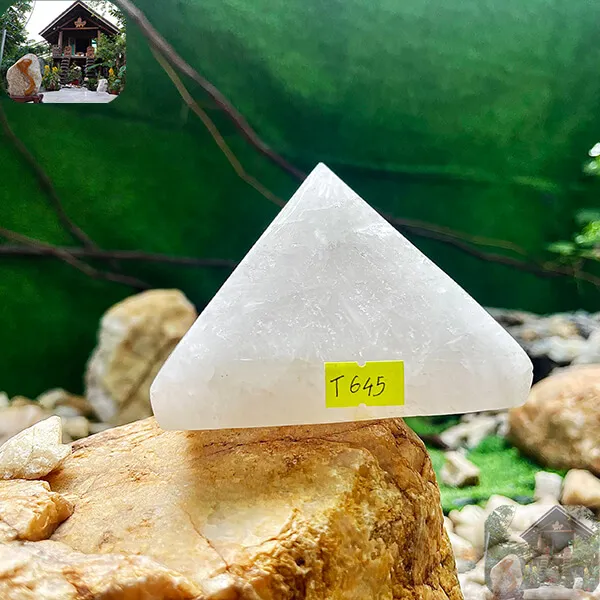 Kim tự tháp thạch anh trắng 1.06kg, cao 8cm x ngang 10.2cm - T645