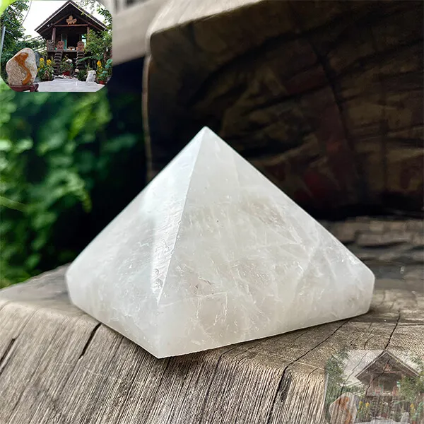 Kim tự tháp đá thạch anh 1.13kg, cao 8cm x ngang 10cm - T633