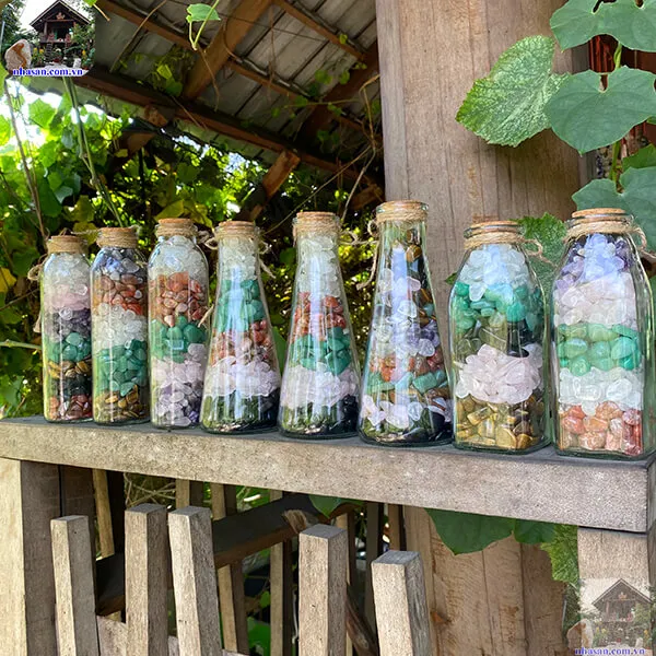 Chai đá ngũ sắc phong thủy