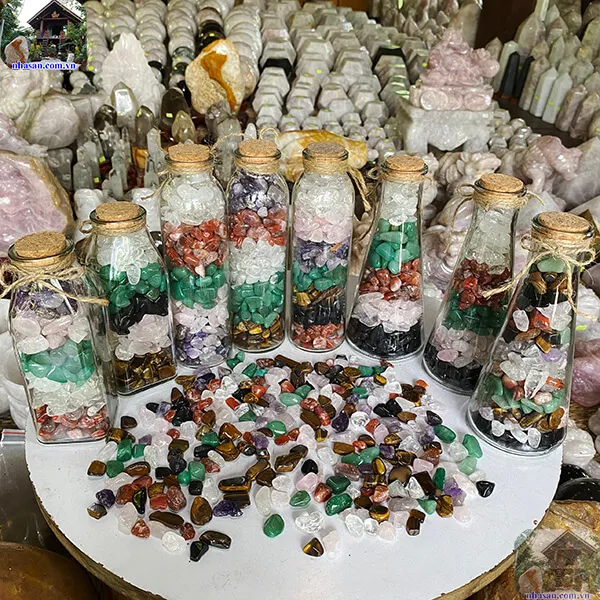 Chai đá ngũ sắc phong thủy