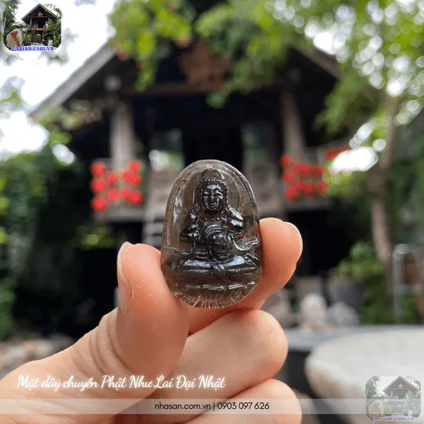 Mặt dây chuyền Phật Như Lai Đại Nhật đá thạch anh ám khói nặng 7gr, cao 3.1cm x ngang 2.1cm - MP31