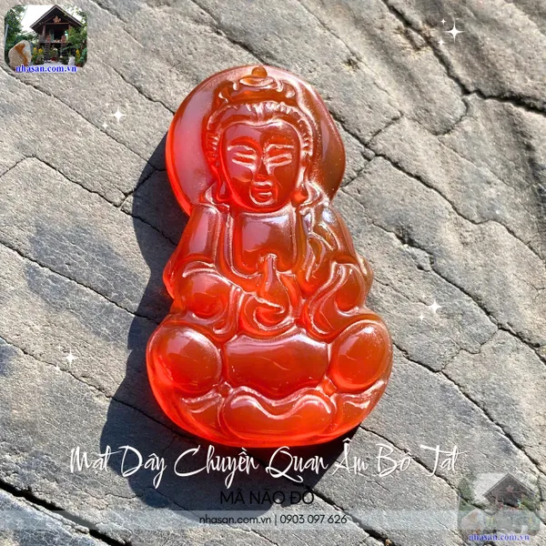 Mặt dây chuyền Quan Âm Bồ Tát mã não đỏ nặng 9gr, cao 3.8cm x ngang 2.4cm - MP24