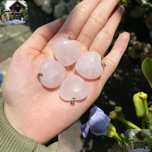 Mặt dây chuyền trái tim thạch anh hồng tự nhiên - Gắn kết vĩnh cửu giữa tình duyên và may mắn