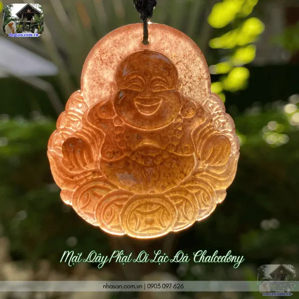 Mặt dây Phật Di Lặc đá chalcedony nặng 22gr, cao 4.7cm x ngang 4.2cm - MP33 