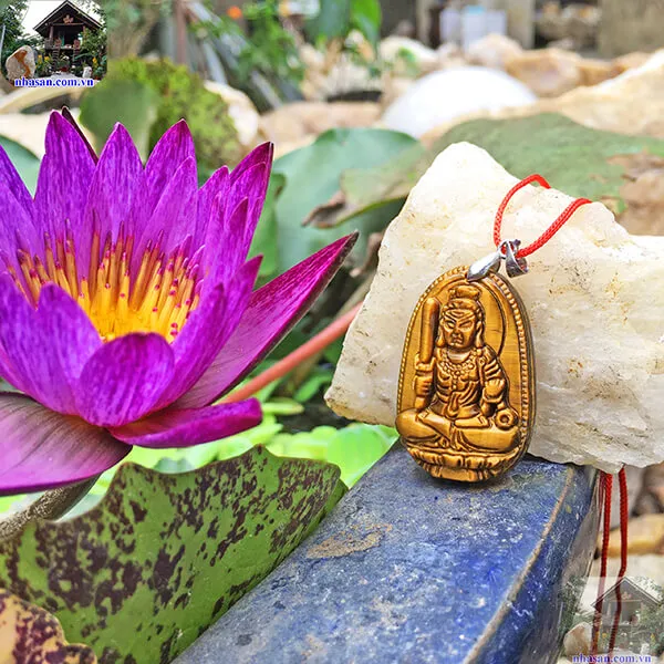 Mặt Phật Bất Động Minh Vương (10g) đá mắt hổ vàng nâu cho tuổi Dậu - MP13