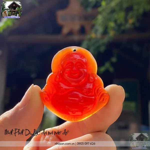 Mặt Phật Di Lặc đá mã não đỏ MP21 nặng 13gr, kích thước ngang 3.5cm x cao 3.7cm