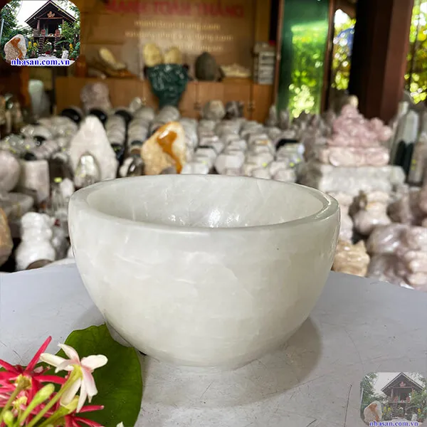 Bát đá thạch anh trắng 880gr-13cm B60