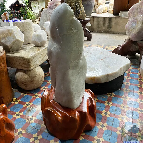 Trụ đá thạch anh trắng 95kg, cao 86cm x ngang 27cm- T556