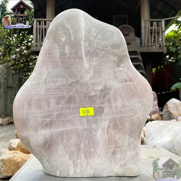 Trụ đá thạch anh T696, trọng lượng 6kg, kích thước 25.5x22.5x7 cm