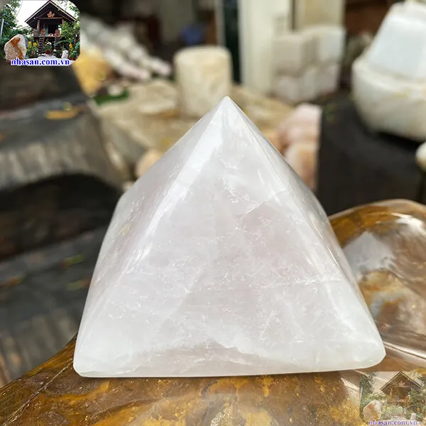 Tháp đá thạch anh - Giải tỏa căng thẳng, thư giãn tinh thần