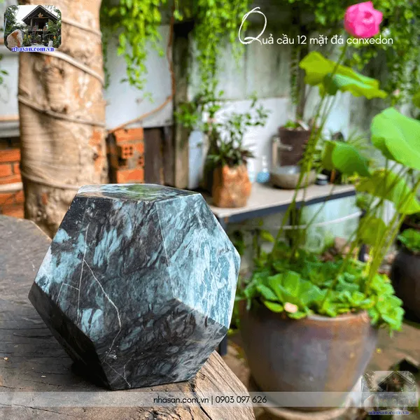Quả cầu 12 mặt đá canxedon 1.42kg - 11cm - QC1422