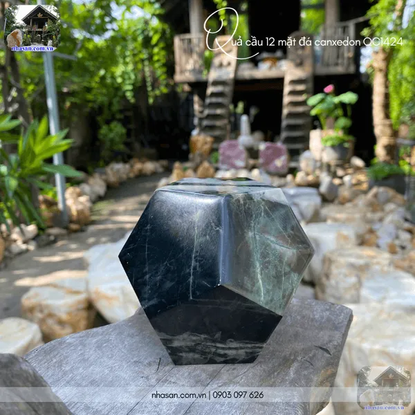 Quả cầu 12 mặt đá canxedon QC1424 - 1.32kg - 10.5cm