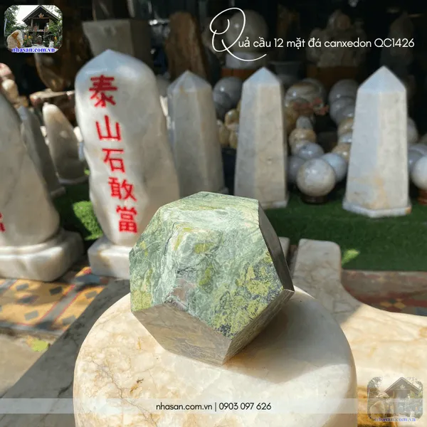 Quả cầu 12 mặt đá canxedon QC1426 - 2.06kg - 12.5cm