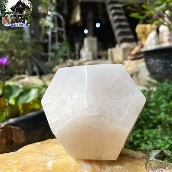 Đá 12 mặt thạch anh trắng 10.5cm-1.16kg - QC1015