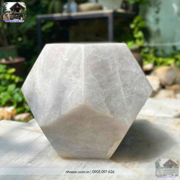 Quả cầu 12 mặt thạch anh trắng QC1574 - 26.6kg - 30.5cm