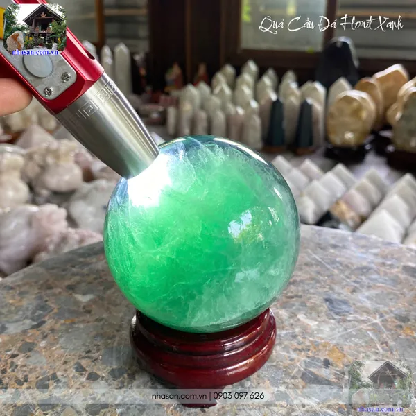 Quả cầu đá florit xanh 1.44kg-9.3cm-QC1397