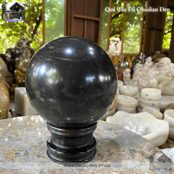 Quả cầu đá obsidian đen 3.7kg - 12cm - QC1419