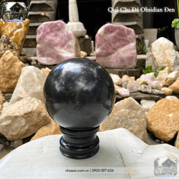 Quả cầu đá obsidian đen 3.7kg - 12cm - QC1419