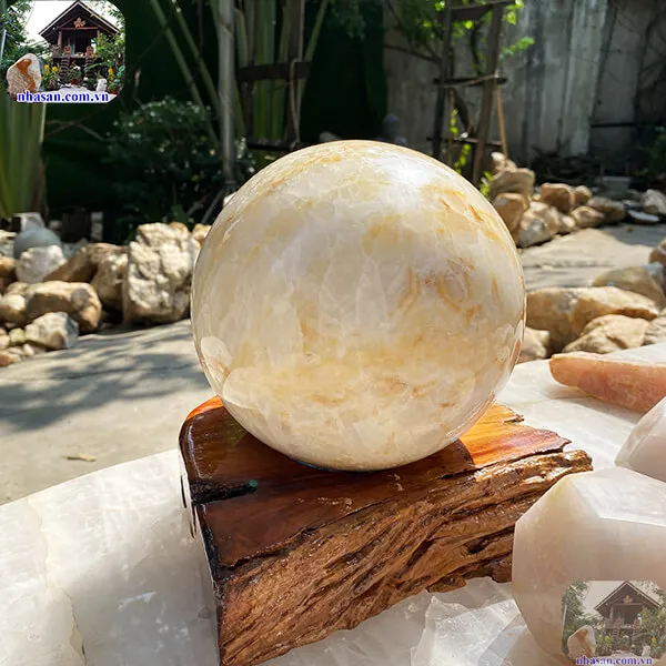 Quả cầu đá thạch anh bông vàng QC1255-17cm-6.5kg
