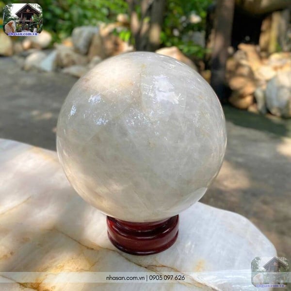 Quả cầu đá thạch anh trắng QC1579 - 26kg - 26.8cm