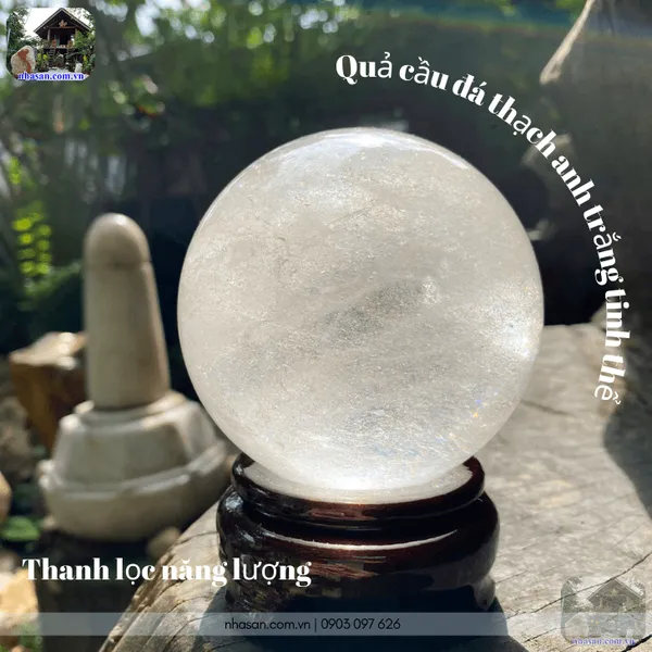 Quả cầu đá thạch anh trắng tinh thể 1.26kg - 9.5cm - QC1466 