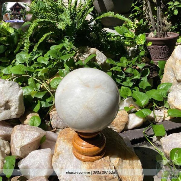 Quả cầu phong thủy đá thạch anh tự nhiên QC873 -19cm-9.5kg
