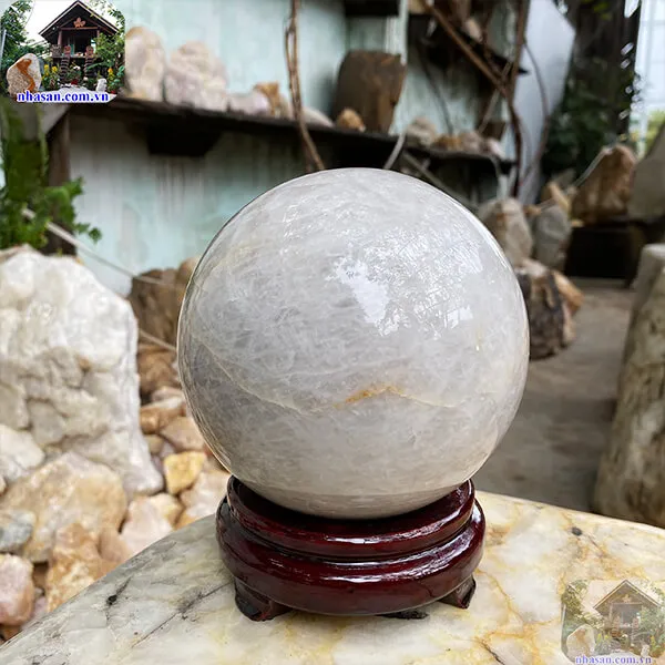 Quả cầu thạch anh trắng 12cm-2.56kg-QC1050