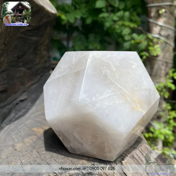 Quả cầu phong thủy đá tự nhiên QC1366 12 mặt nặng 2.2kg, mặt cạnh 7.5cm, đường kính 10.5cm