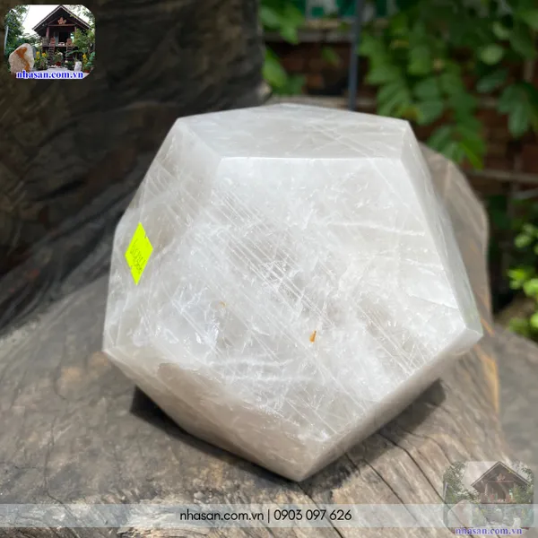 Quả cầu phong thủy đá tự nhiên QC1366 12 mặt nặng 2.2kg, mặt cạnh 7.5cm, đường kính 10.5cm