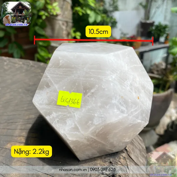 Quả cầu phong thủy đá tự nhiên QC1366 12 mặt nặng 2.2kg, mặt cạnh 7.5cm, đường kính 10.5cm