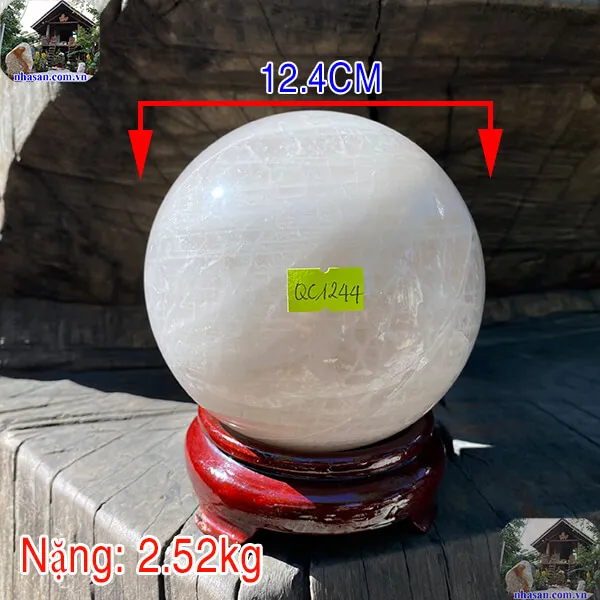Quả cầu phong thủy mệnh Kim QC1244, đường kính 12.4cm, trọng lượng 2.52kg 