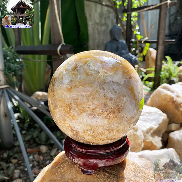 Quả cầu thạch anh màu vàng QC1273, đường kính 14cm, nặng 3.34kg