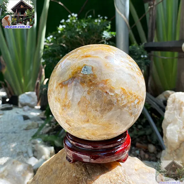 Quả cầu thạch anh màu vàng QC1273, đường kính 14cm, nặng 3.34kg