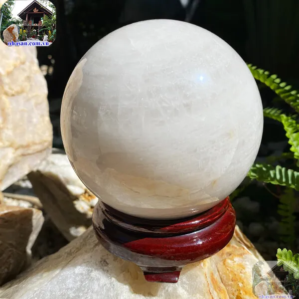 Quả cầu thạch anh phong thủy QC1251 - 2.7kg - 12.4cm