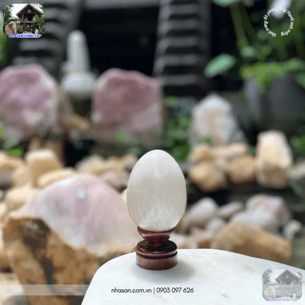 Quả trứng đá phong thủy thạch anh trắng QT25 nặng 660gr