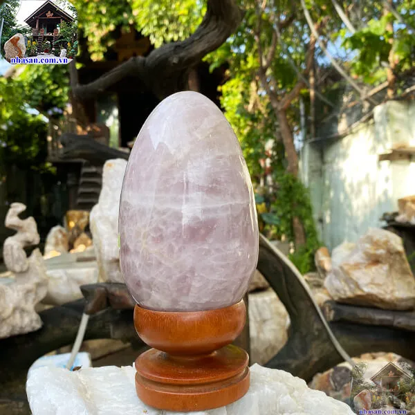 Quả trứng thạch anh hồng 2.15kg - Sức mạnh ẩn giấu